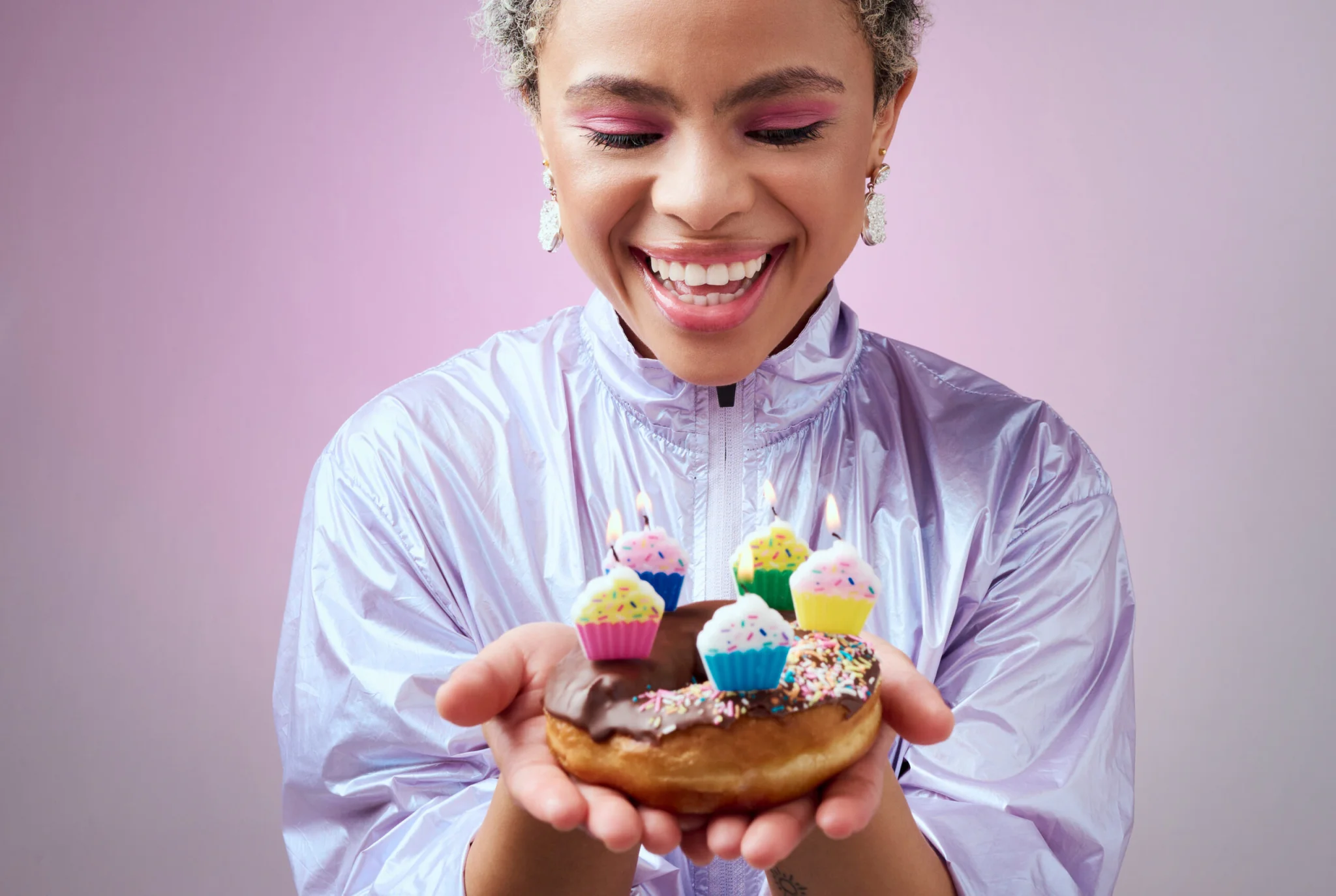 happy birthday donut black woman with cupcake